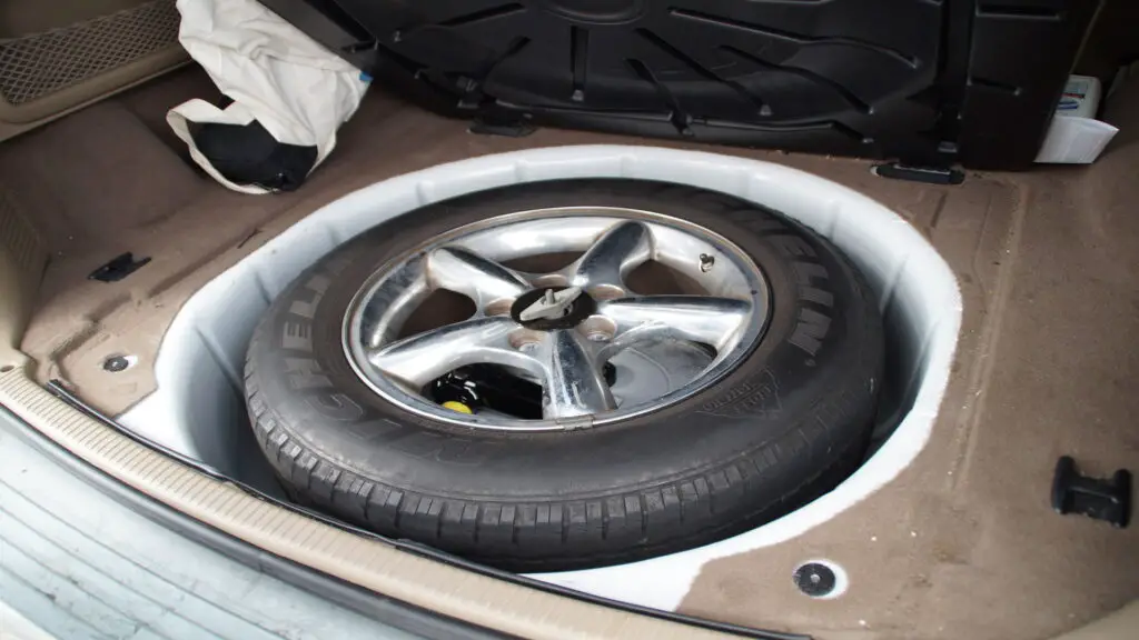 Does a Jeep Cherokee Have a Spare Tire? Find Out Now!