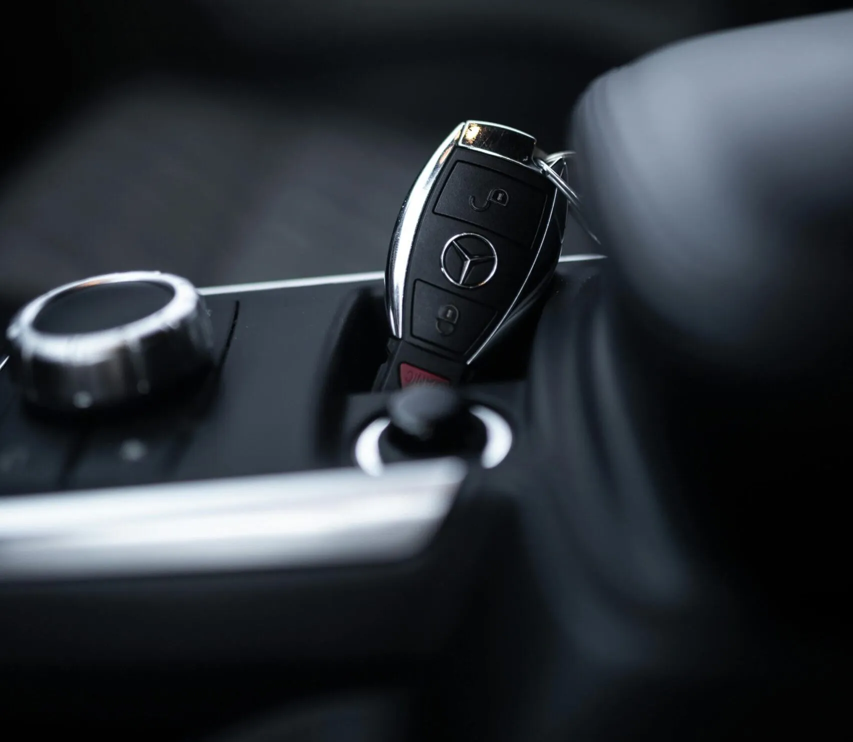 How to Easily Open a Jeep Key Fob: Expert Tips