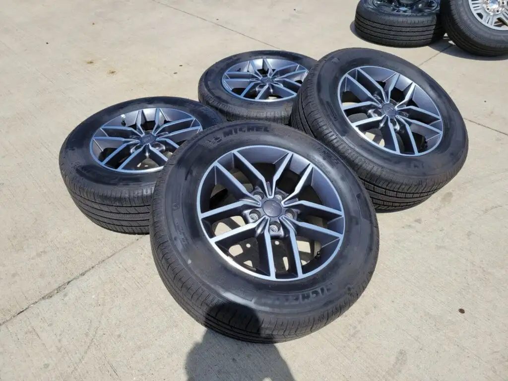 What is the Best Tire for the Jeep Grand Cherokee? Discover the Optimal Choice!